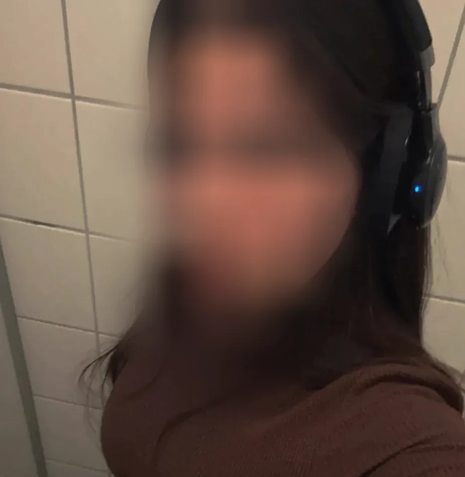 Carla, 25