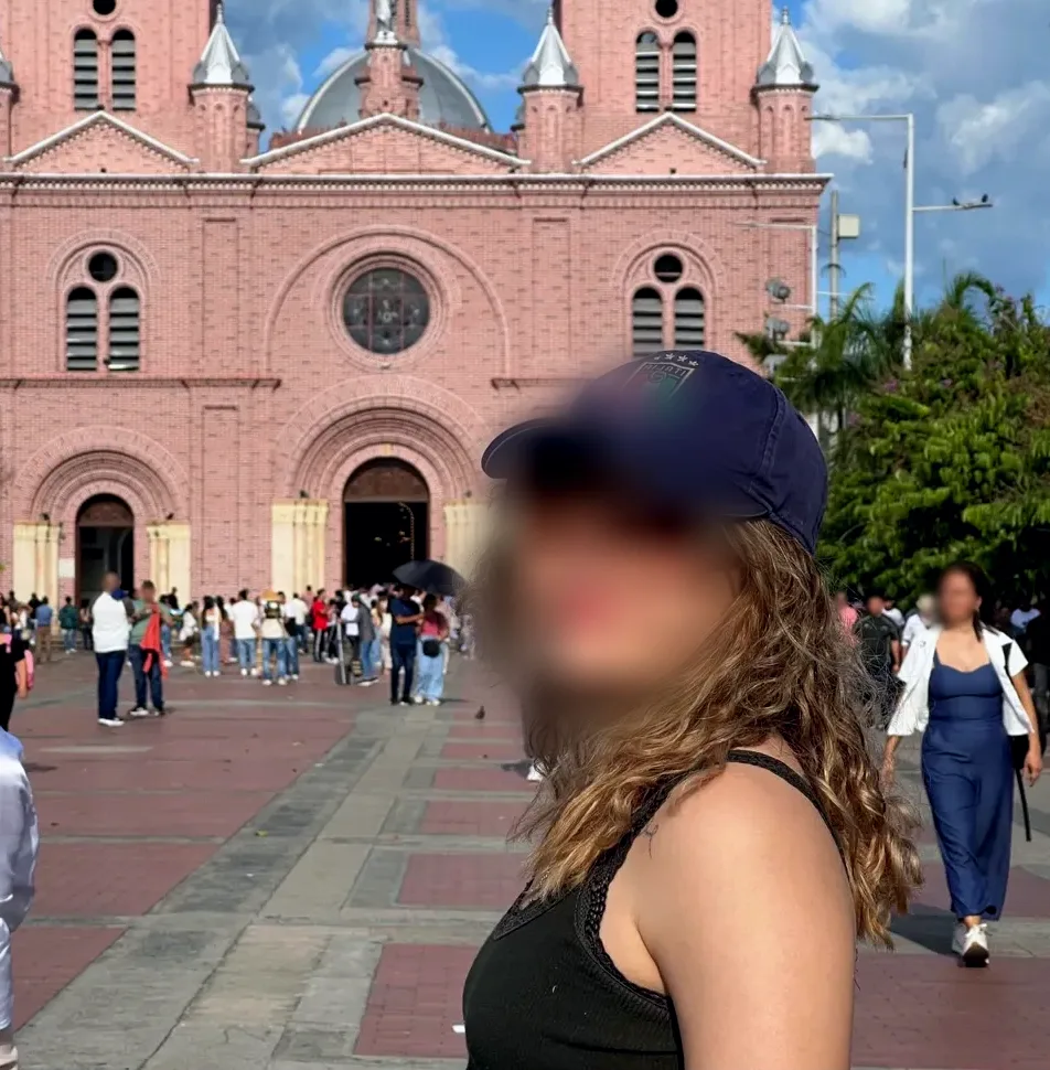 Diana, 25