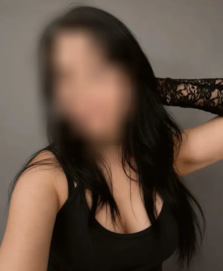 Emily, 19