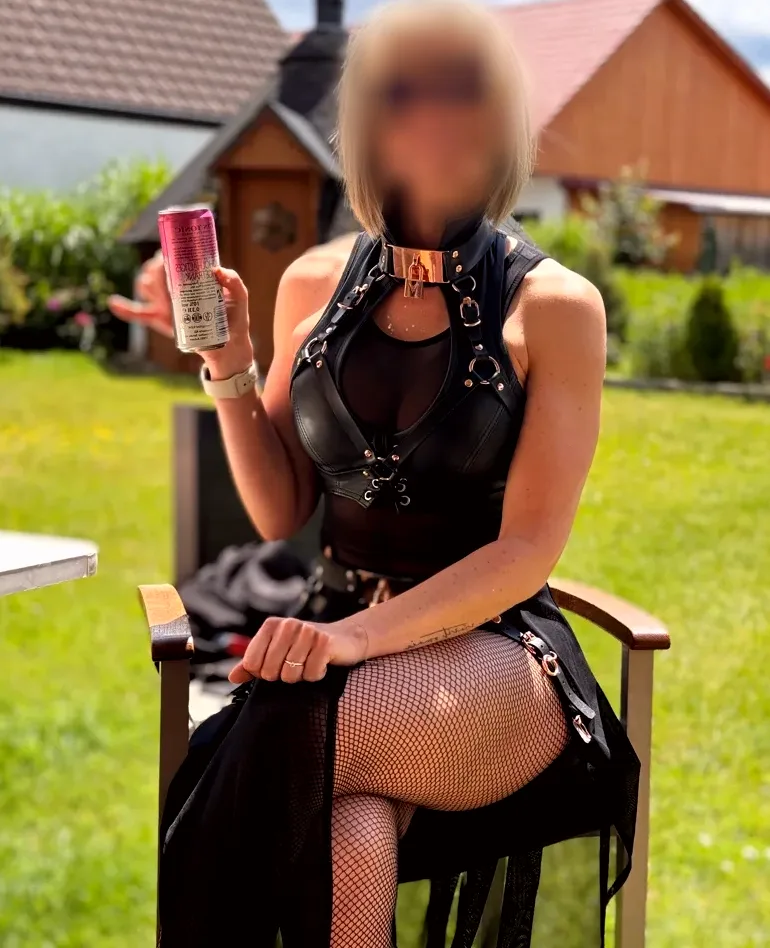 Fiona, 29