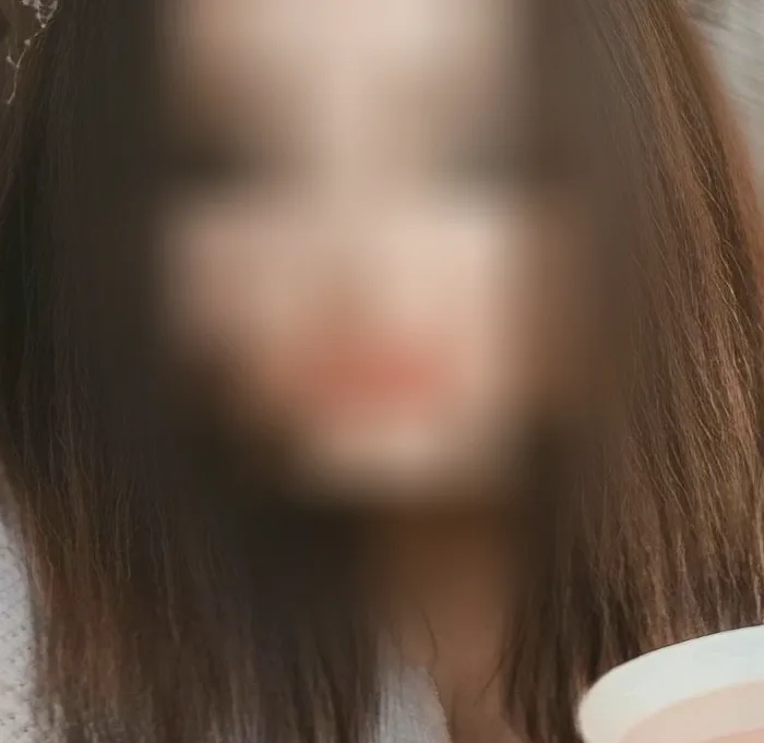Larissa, 23