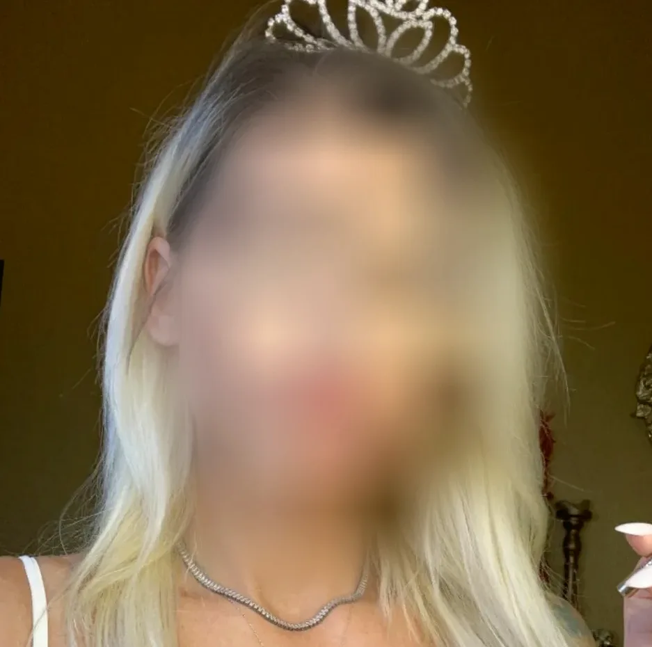 Mira, 35