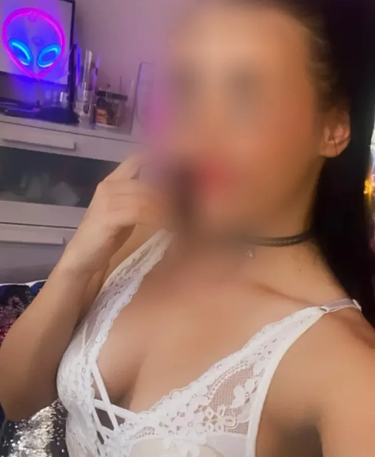 Saskia, 21