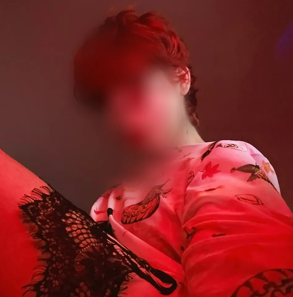 Simone, 27
