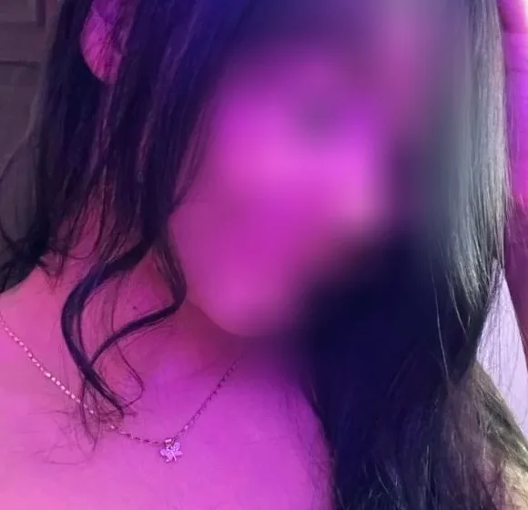 Viktoria, 19