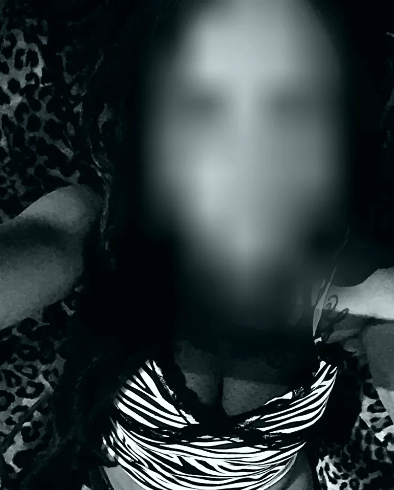 Viktoria, 35